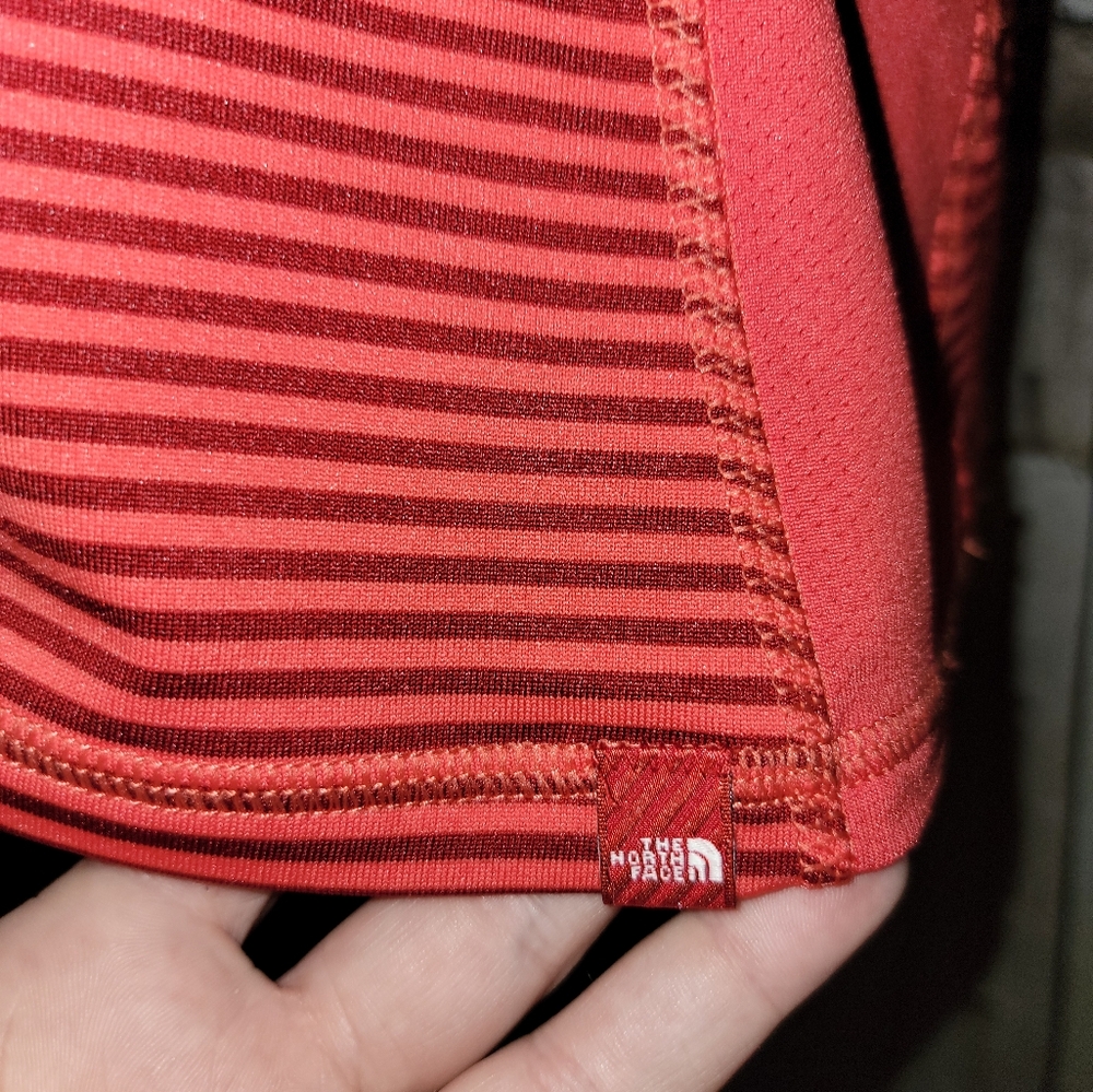 The North Face Tshirt Size M Stripe - Picture 6 of 9